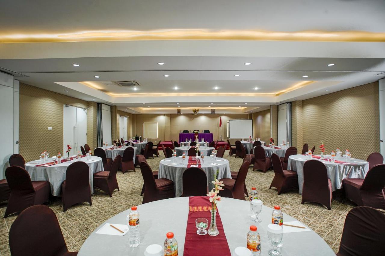 Royal Regantris Cendana Hotel Surabaya Luaran gambar