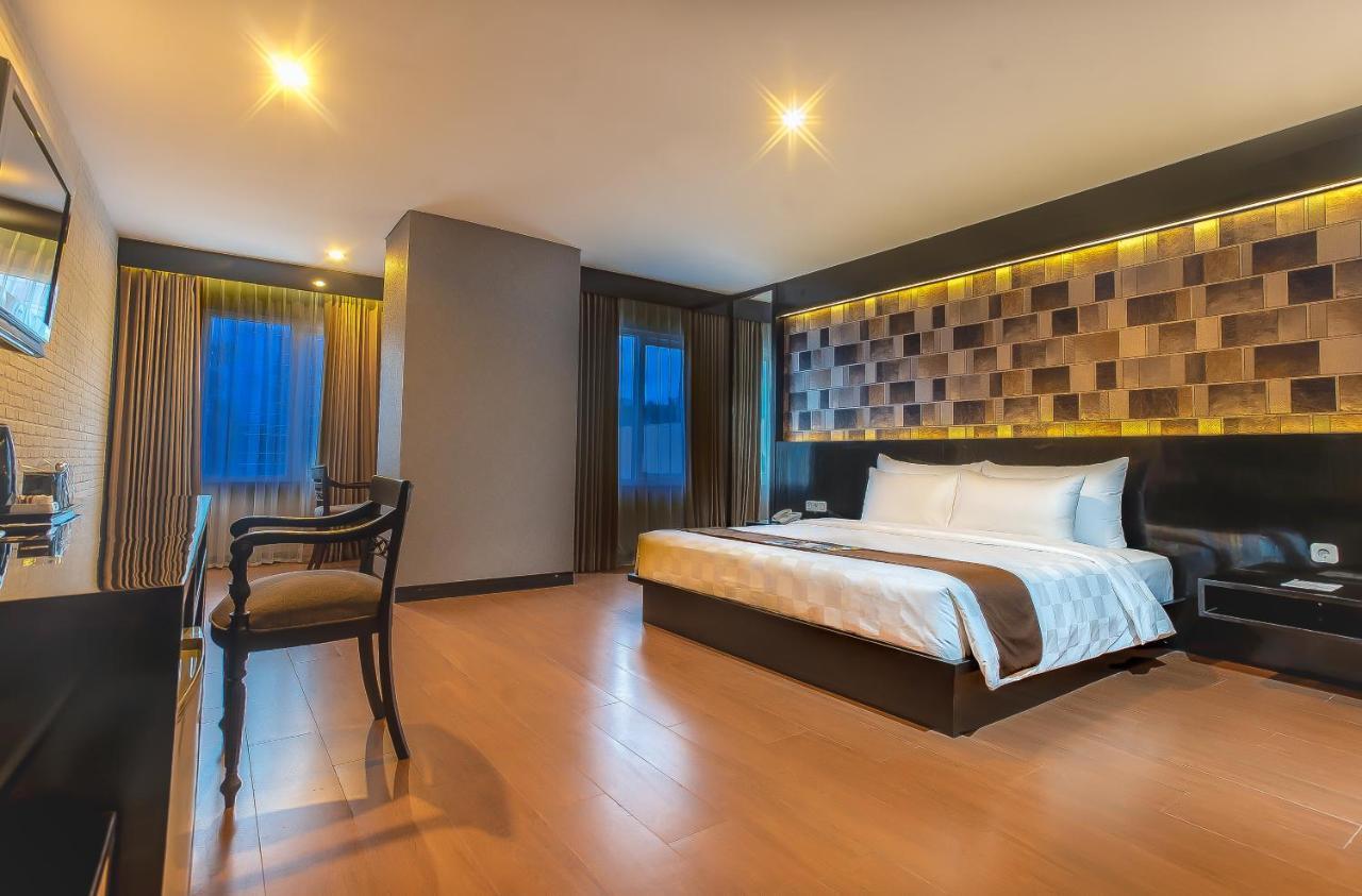 Royal Regantris Cendana Hotel Surabaya Luaran gambar