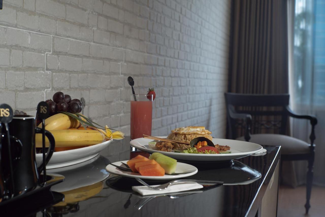 Royal Regantris Cendana Hotel Surabaya Luaran gambar