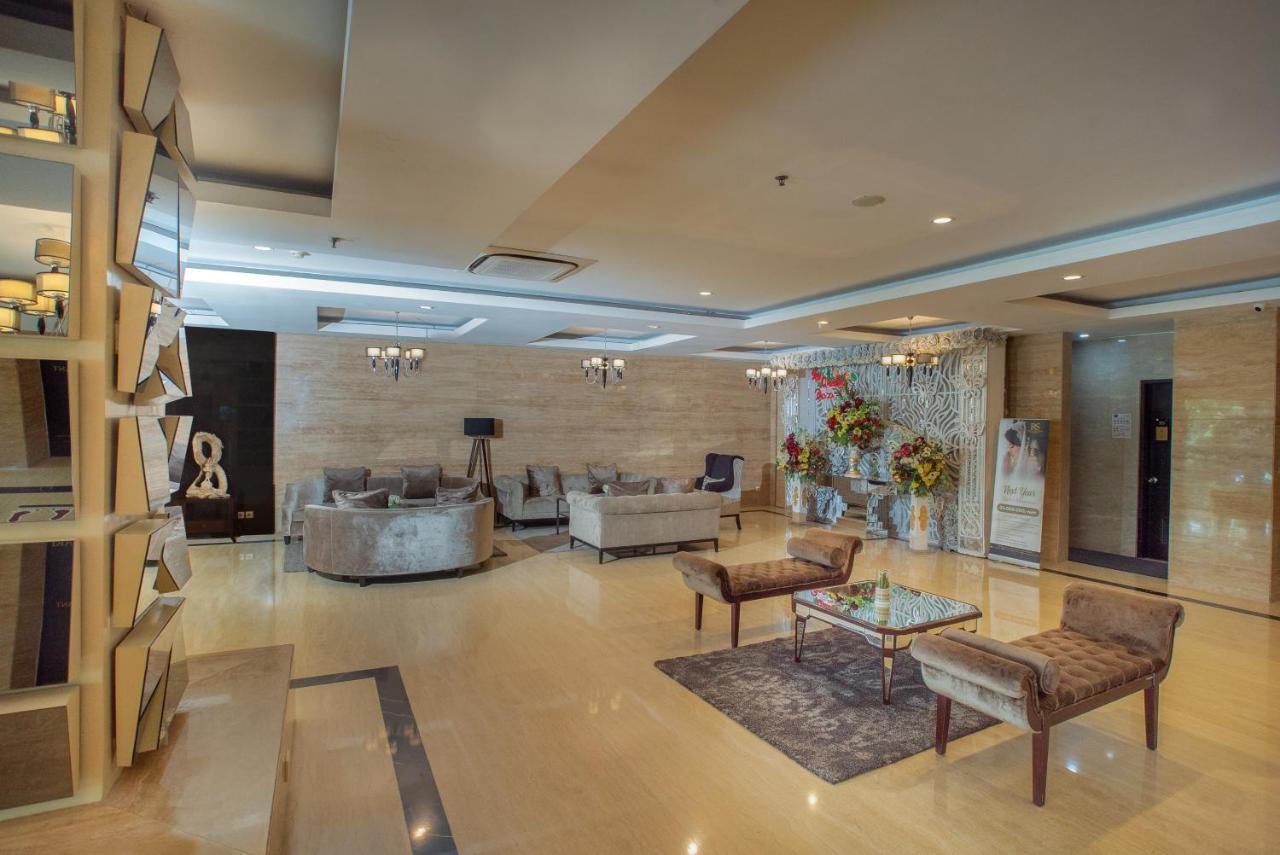 Royal Regantris Cendana Hotel Surabaya Luaran gambar