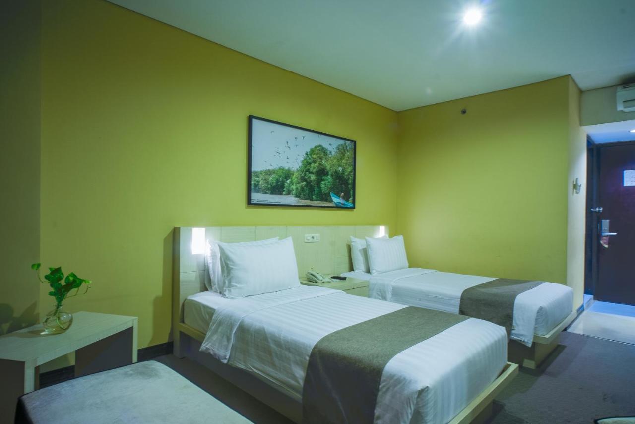Royal Regantris Cendana Hotel Surabaya Luaran gambar