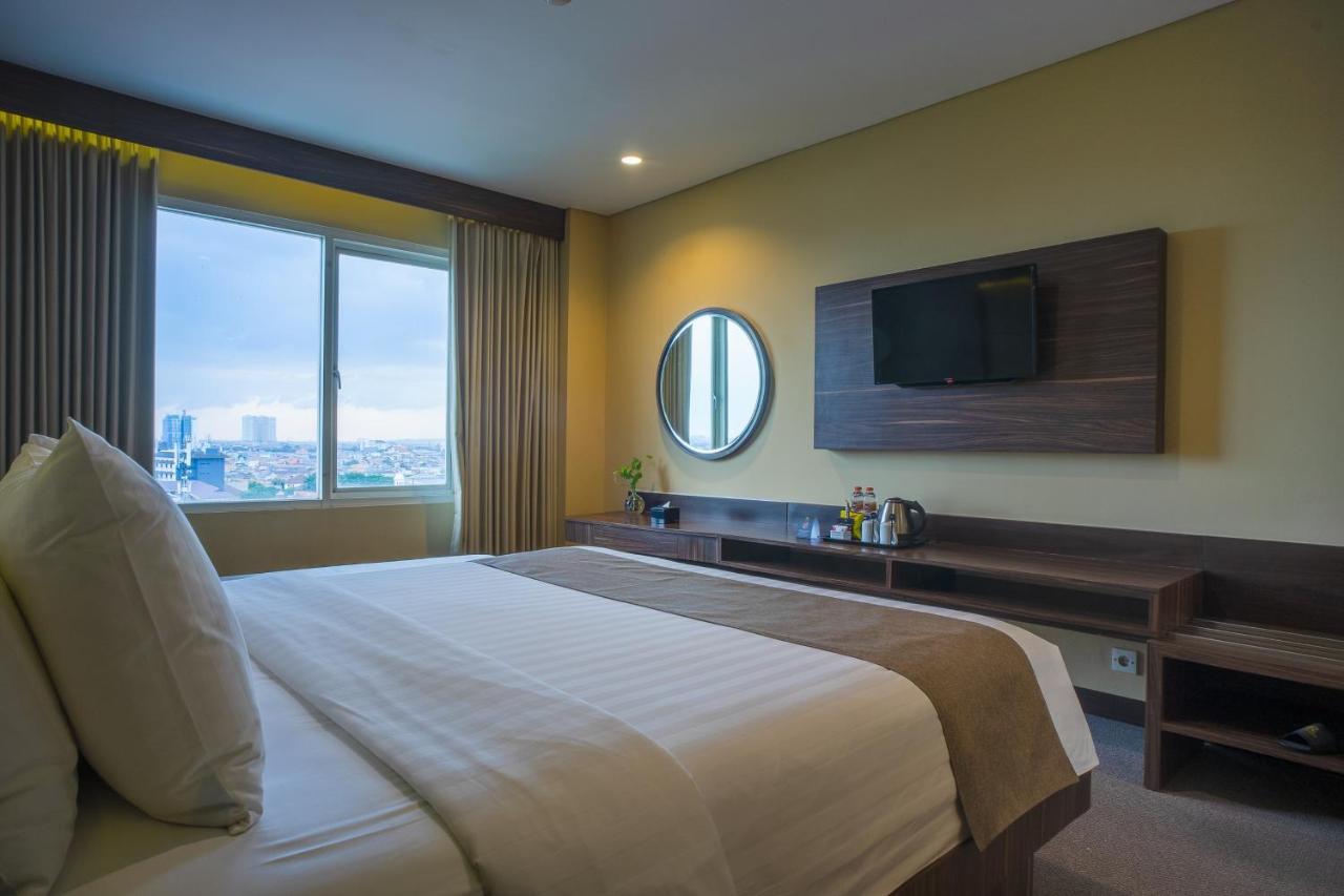 Royal Regantris Cendana Hotel Surabaya Luaran gambar