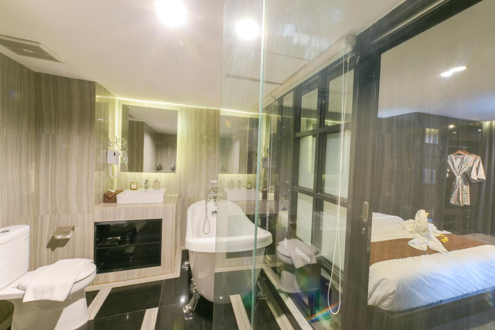 Royal Regantris Cendana Hotel Surabaya Luaran gambar
