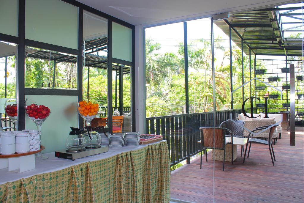 Royal Regantris Cendana Hotel Surabaya Luaran gambar