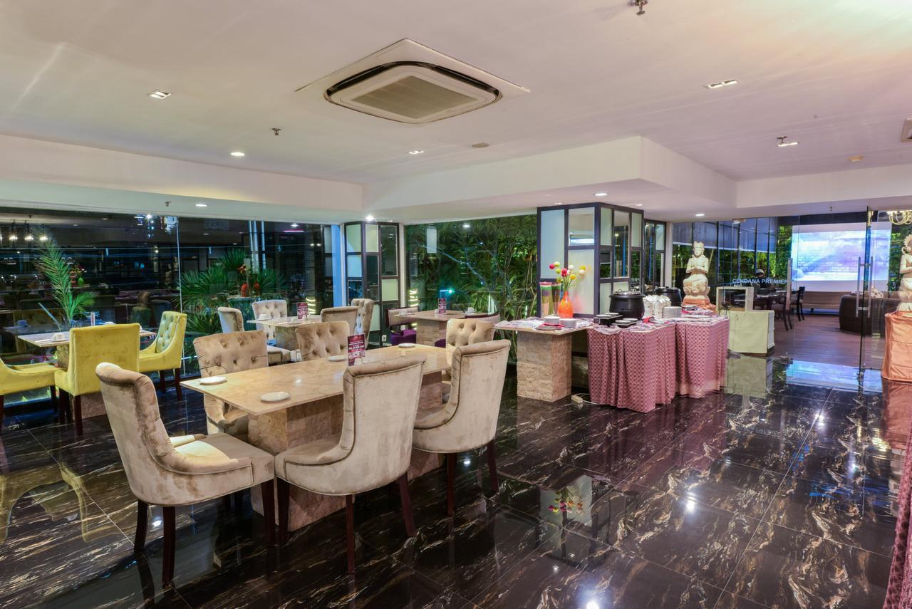 Royal Regantris Cendana Hotel Surabaya Luaran gambar